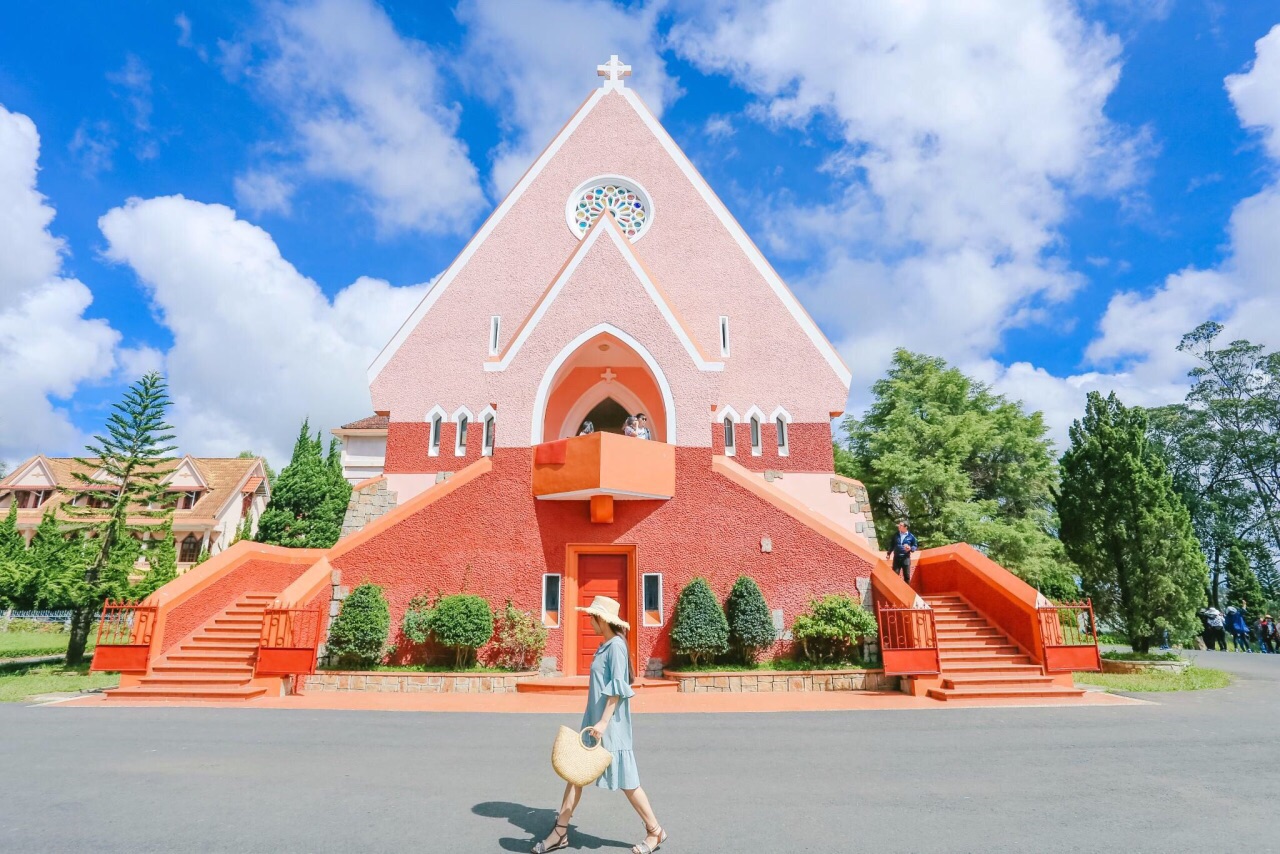 越南必打卡拍照圣地「最美粉色修道院」