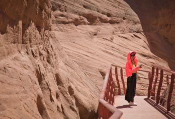 延安出发靖边波浪谷一日游【市区酒店接送+火车站接送】【真正纯玩无购物让您安心游玩。】