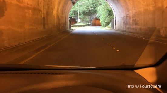 Pali Tunnels