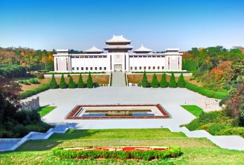 南京雨花台半日活动【精品游1.5H】【私家团】【含入园预约】【雨花台是革命传统教育、近现代史教育的重要载体。是一个集教育、旅游为一体的江苏省级纪念性风景名胜区。】