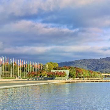 悉尼堪培拉+国会大厦一日游中文含小费自助餐战争纪念馆格里芬湖