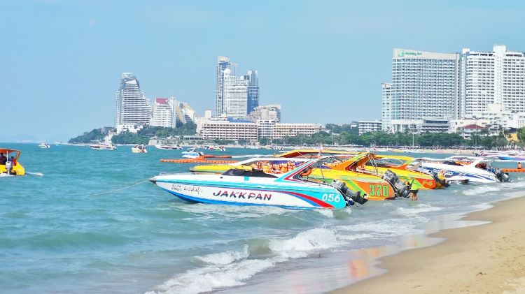 Pattaya Beach (Vibrant Nightlife, Central Location, Beach Activities)