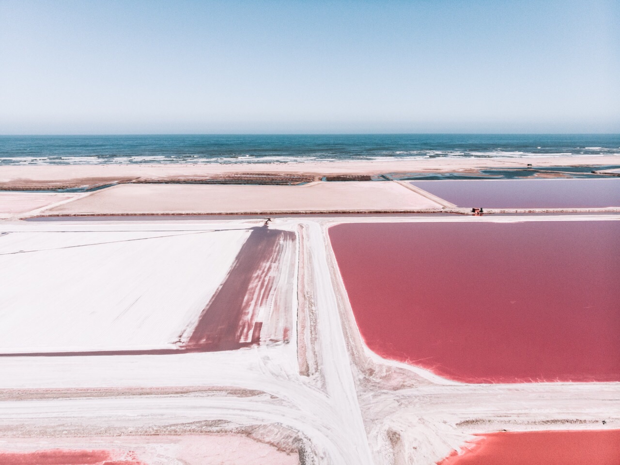 不可思议，非洲也有少女般的粉红盐湖
