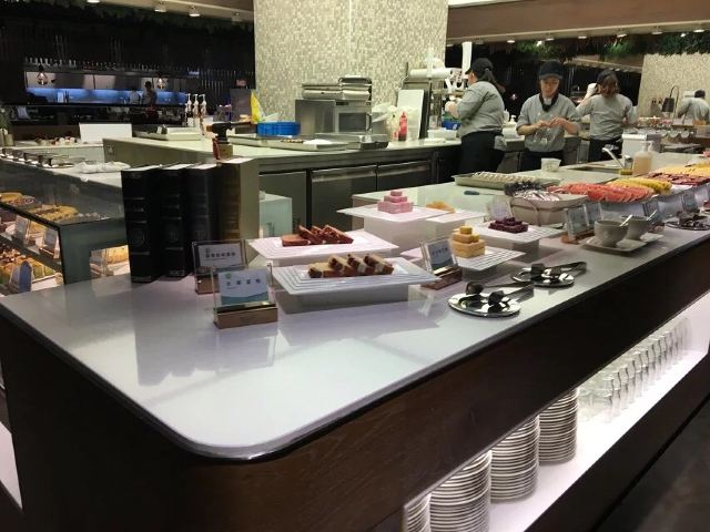 饗食天堂(高雄三多店)
