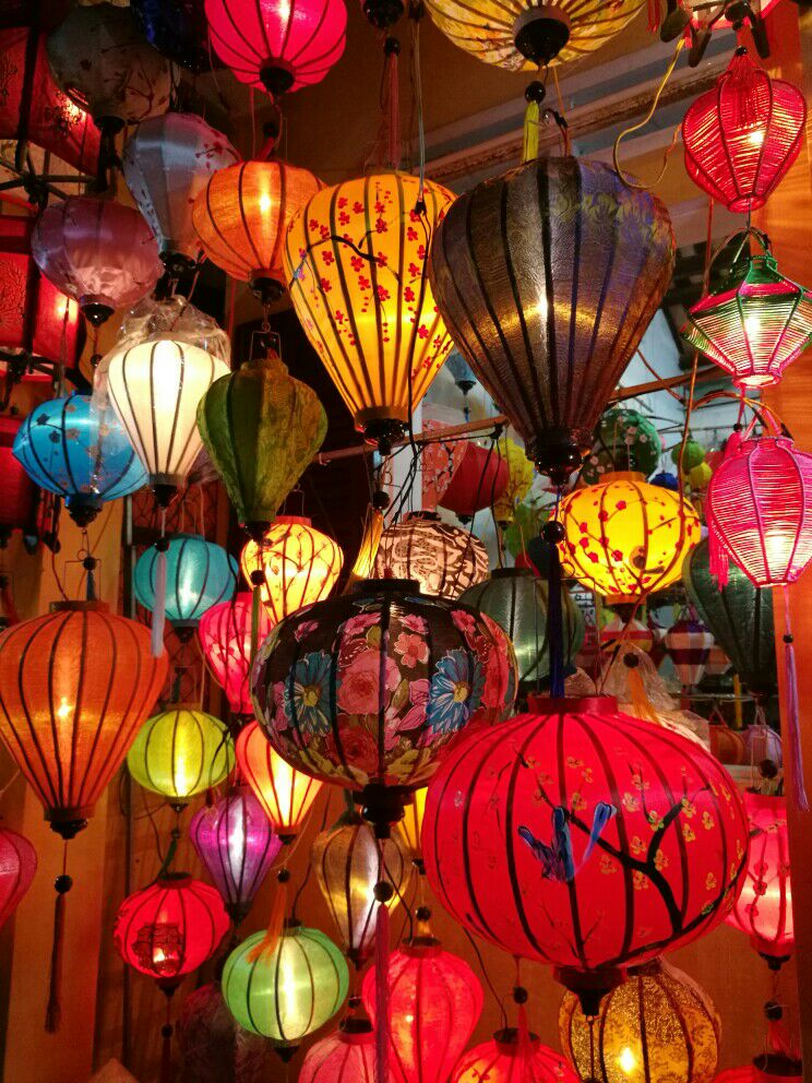 灯如昼，越南会安古镇夜色