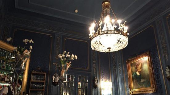 Blaue Bar