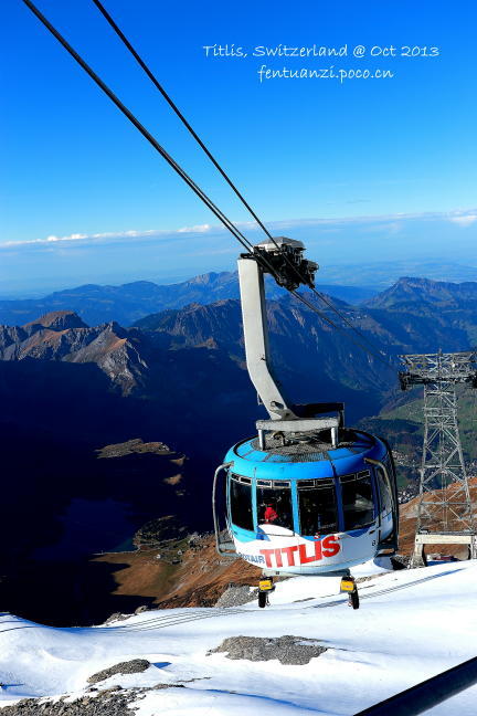 搭360度旋转缆车登上铁力士山