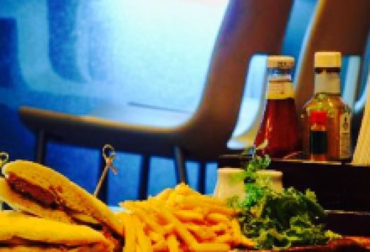 Corners Bar, Amwaj美食图片