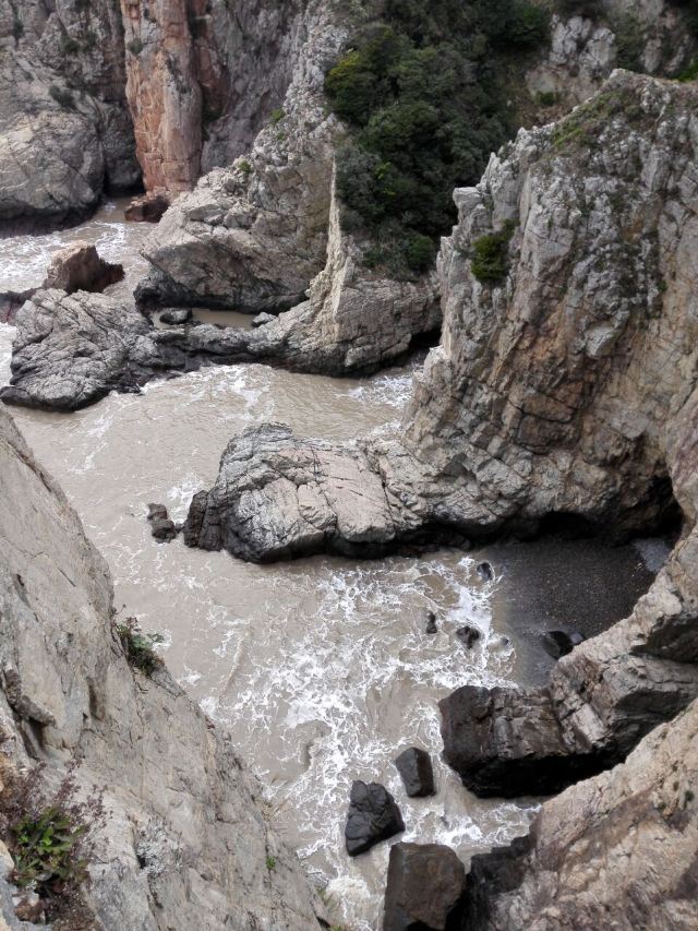 半屏山