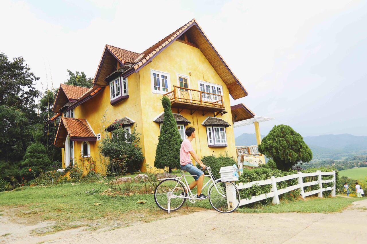 拜县的黄色小屋