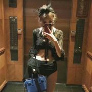 星期五爱睡懒觉