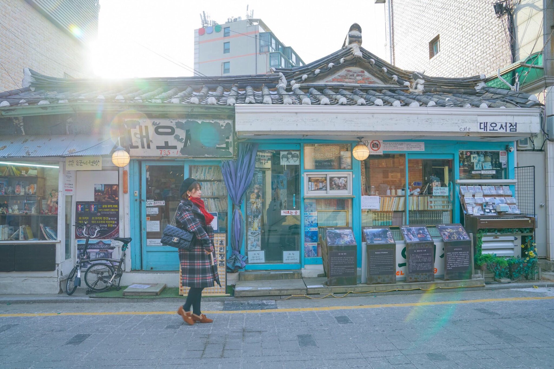 ++大悟书店Daeo：首尔最古老的旧书店 在西村绝对绝对不能错过的就是 大悟 书店！这家创立于195