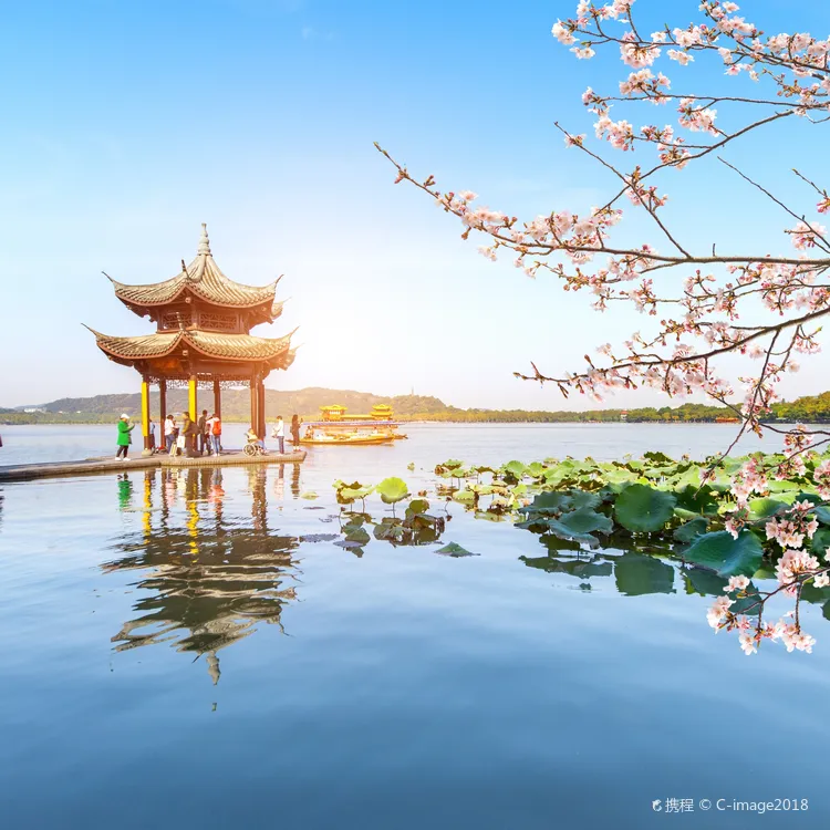 杭州西湖+灵隐寺+横店影视城+千岛湖景区+上海东方明珠4日3晚跟团游报价