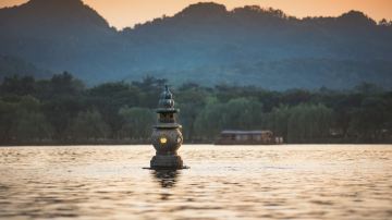 杭州夏季西湖三潭印月