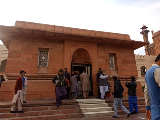 Badshahi Mosque