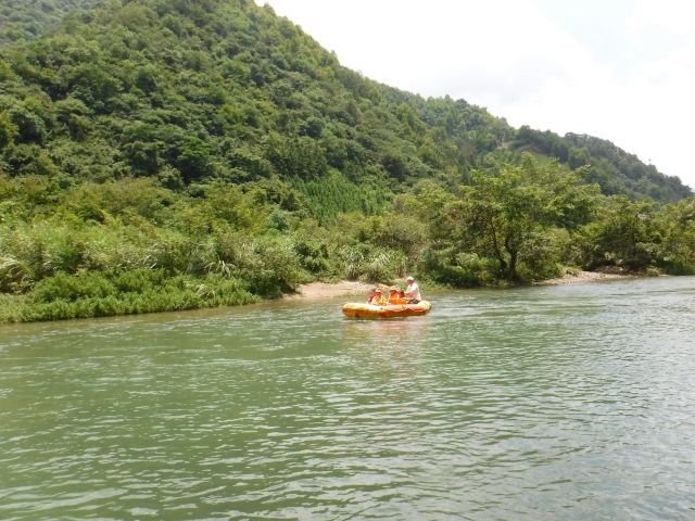 秋浦河怪潭漂流