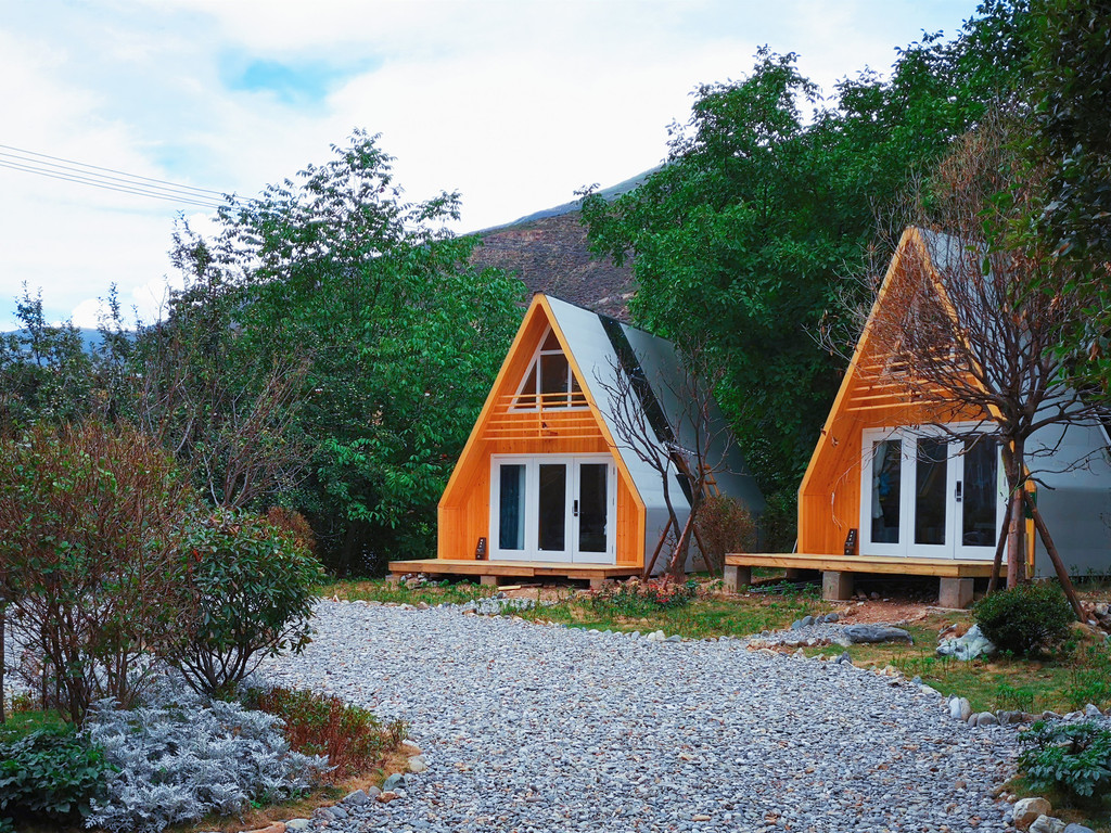 立秋时节的川藏线之旅:巴塘,被遗忘的沧海明珠
