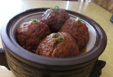 南京美食图片-红烧狮子头