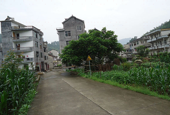 厚屏村