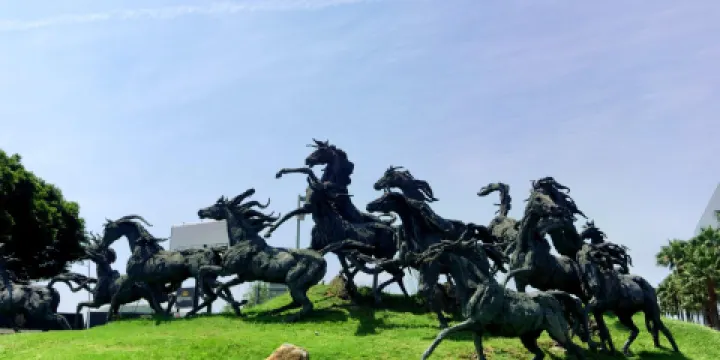 Glorieta La Estampida