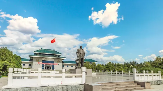 烏蘭夫紀念館