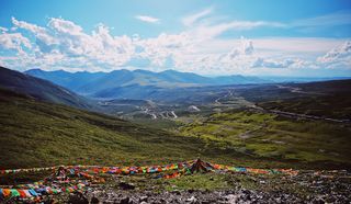 在国道318，跨过山和大海，看诗和远方
