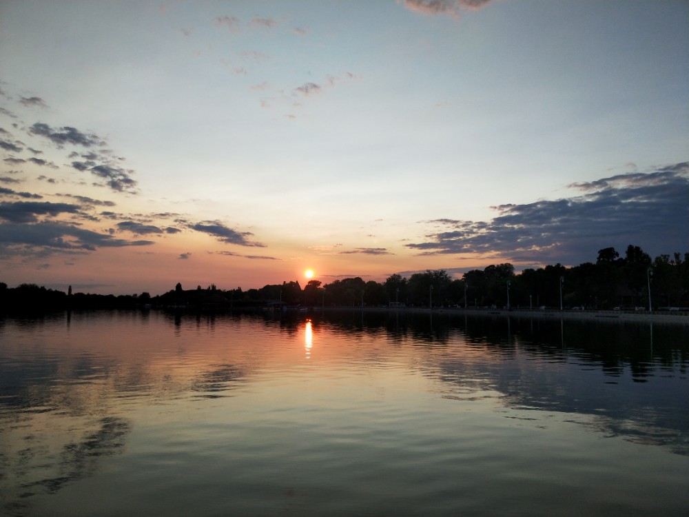 帕里奇湖日落