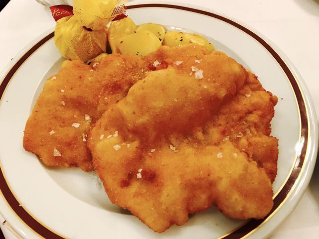 薩赫咖啡館