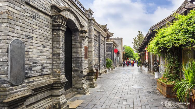 6-Day Small Group Sichuan Tour·Pandas, Jiuzhaigou & Huanglong with Butler Service, Free Day in Chengdu | 5-Star Hotels