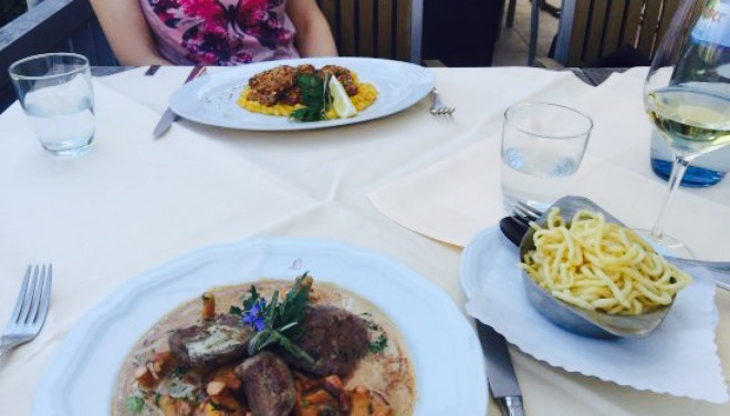 Hotel Gasthof Lang餐厅图片