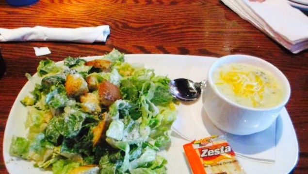 Recovery Sports Grill餐厅图片