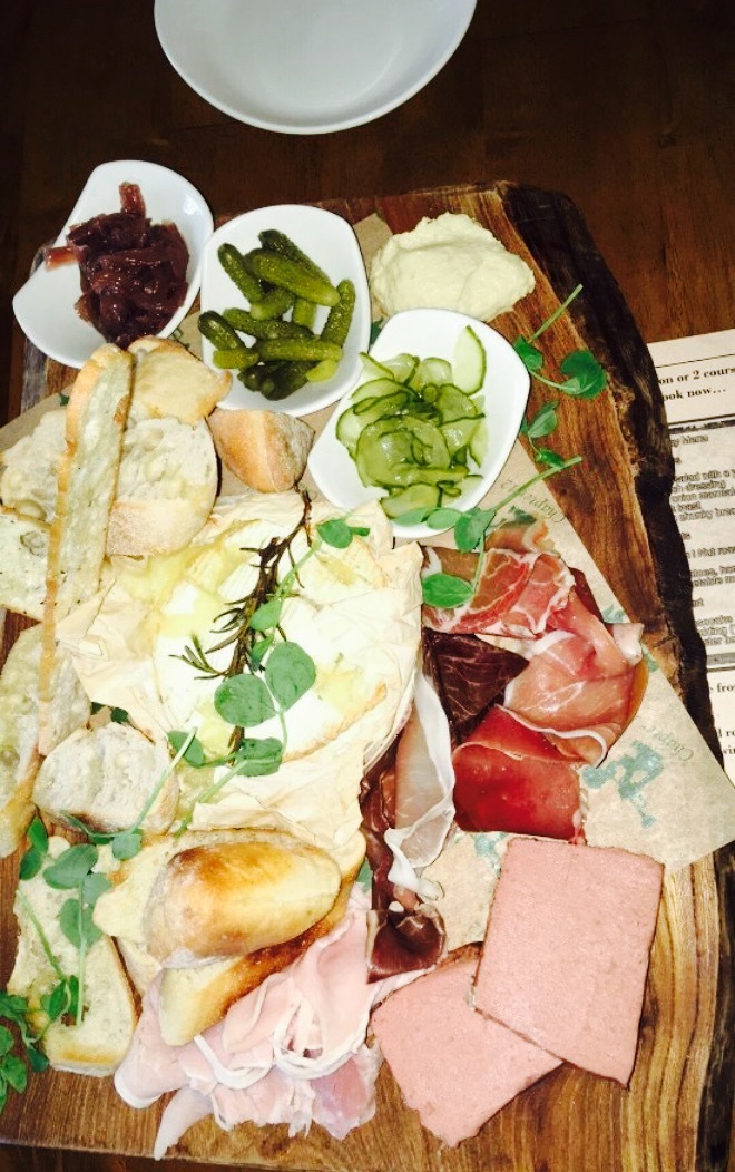 B12 Bar & Kitchen