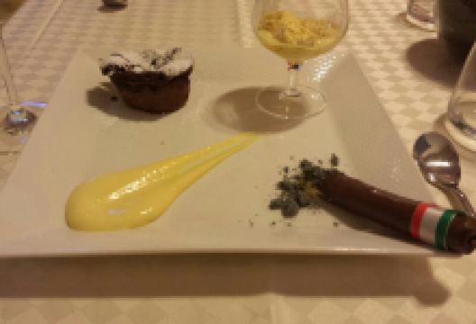 Enotria by Angoletto Della Luce美食图片