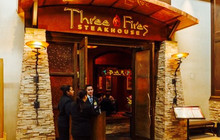 Three Fires Steakhouse餐厅图片