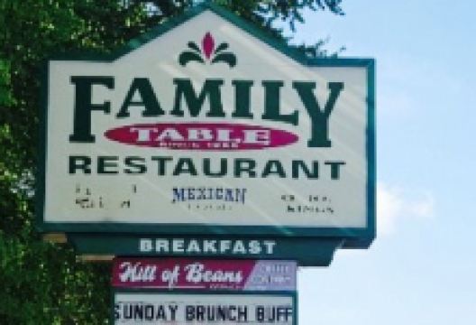 Family Table Restaurant美食图片
