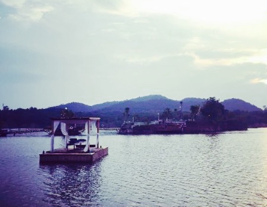 Inlaya Bar and Grill餐厅图片