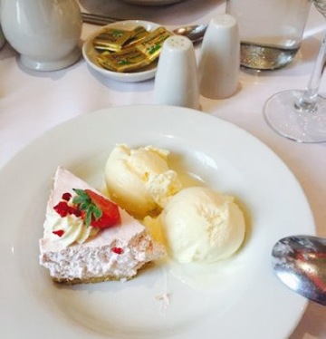 La Mon's Sunday Carvery