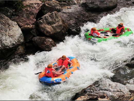 苗寨大峡谷漂流