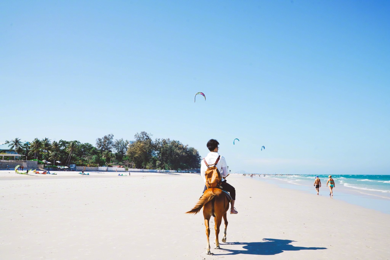 泰国曾经的皇室避暑胜地，唯一个可以骑马的原生态海滩.