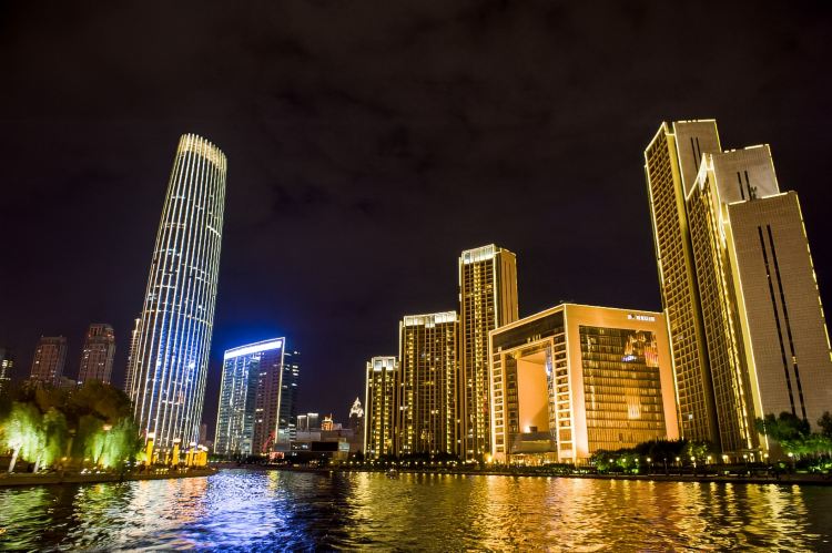 The Tientsin Eye area (Panoramic views, riverside location)