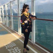 华而不实独叶飘落