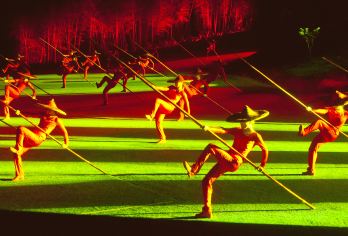 武夷山《印象大红袍》演出【感受别样的艺术魅力—置身梦幻世界】【360度的旋转舞台 一路追随茶的故事 将武夷山的茶文化从传说引到现代】