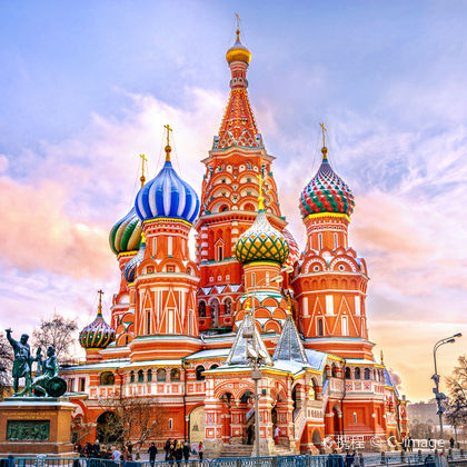 俄罗斯莫斯科+红场+克里姆林宫+圣瓦西里主教座堂+麻雀山+普希金故居博物馆二日游