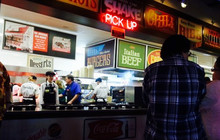 Portillo's Hot Dogs餐厅图片