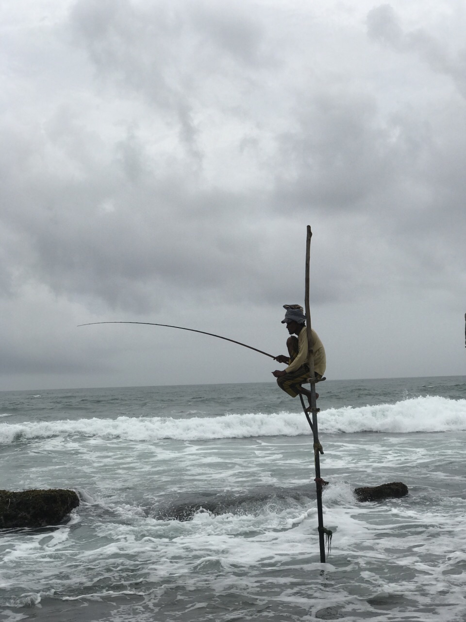高跷渔夫：斯里兰卡的传统打渔方式，也是当地特色