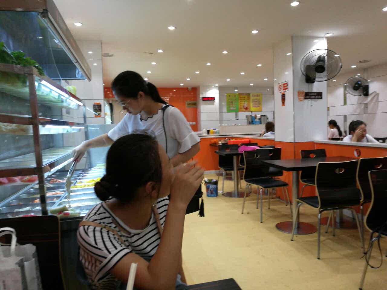 张亮麻辣烫(宝塔中路店)