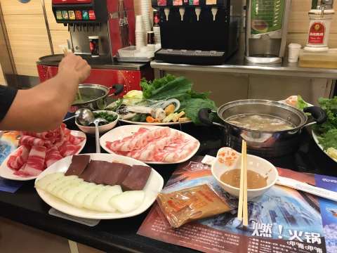 呷哺呷哺(菓岭假日广场店)