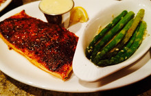 Paul's Place Steakhouse餐厅图片
