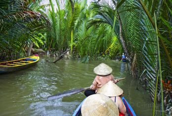 胡志明湄公河三角洲一日游：第一郡酒店接送+永长寺+传统风情【[优质服务]第一郡酒店接送，专业英语/中文导游可选，沟通无忧，每天发团，热情咨询】