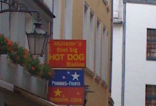 Hot Dog Station美食图片